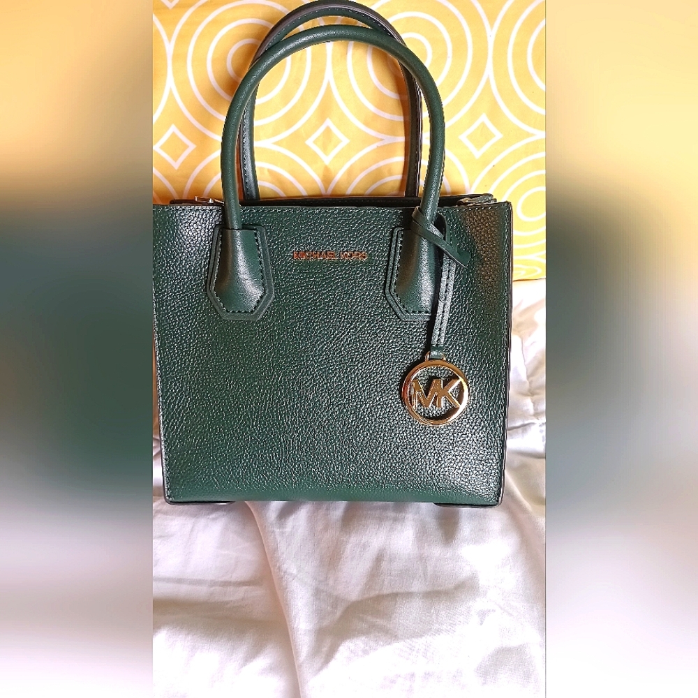 Michael Kors Mercer Medium Pebbled Leather Crossbody Bag